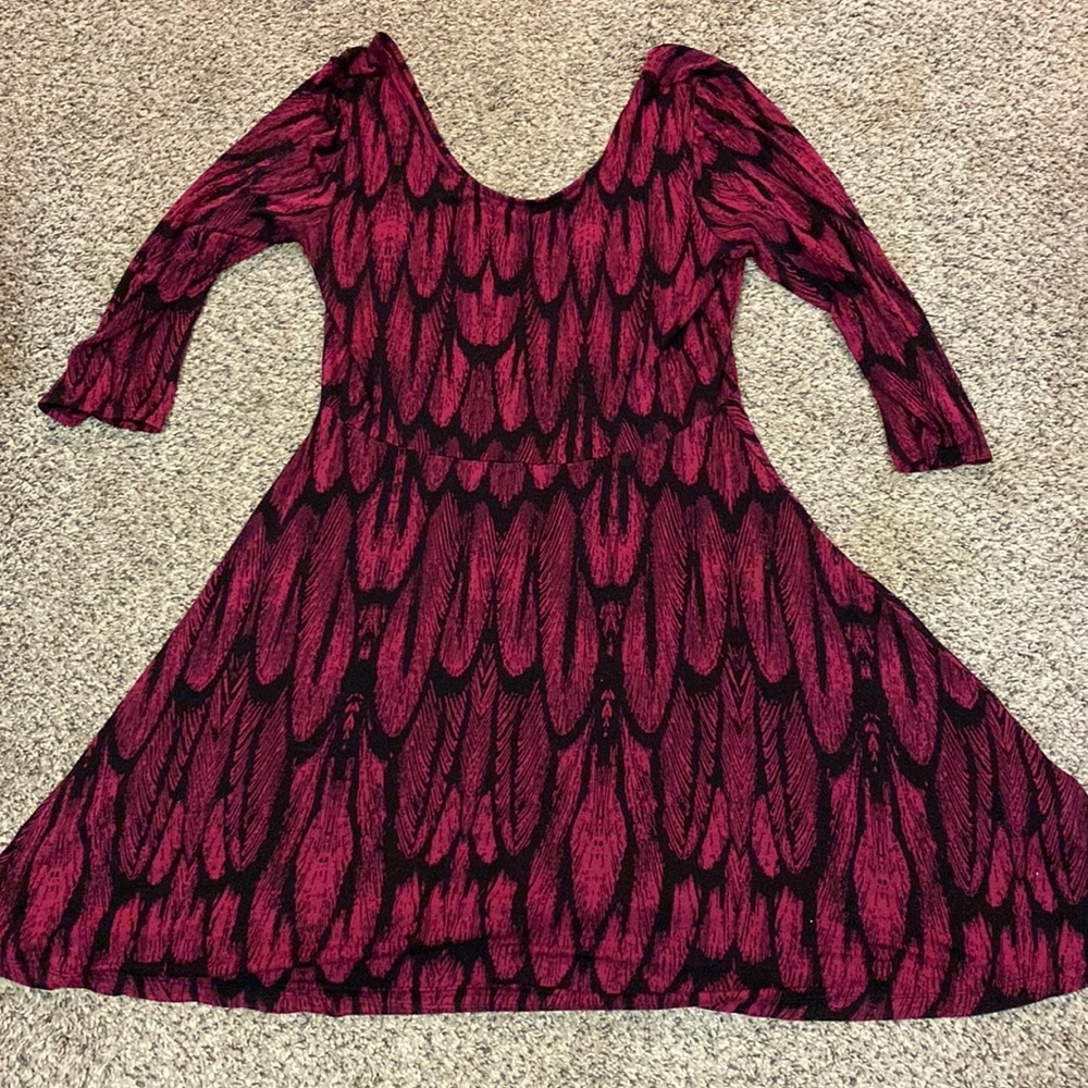 Women’s M Express MIDI Dress
